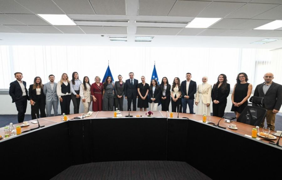 Kurti, Yurttaş Diplomasisi Programı Katılımcılarını Kabul Etti