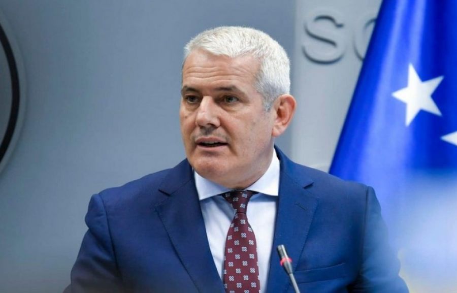 Arsenijeviç Ülke Dışında, Hakkında Yakalama Kararı Var