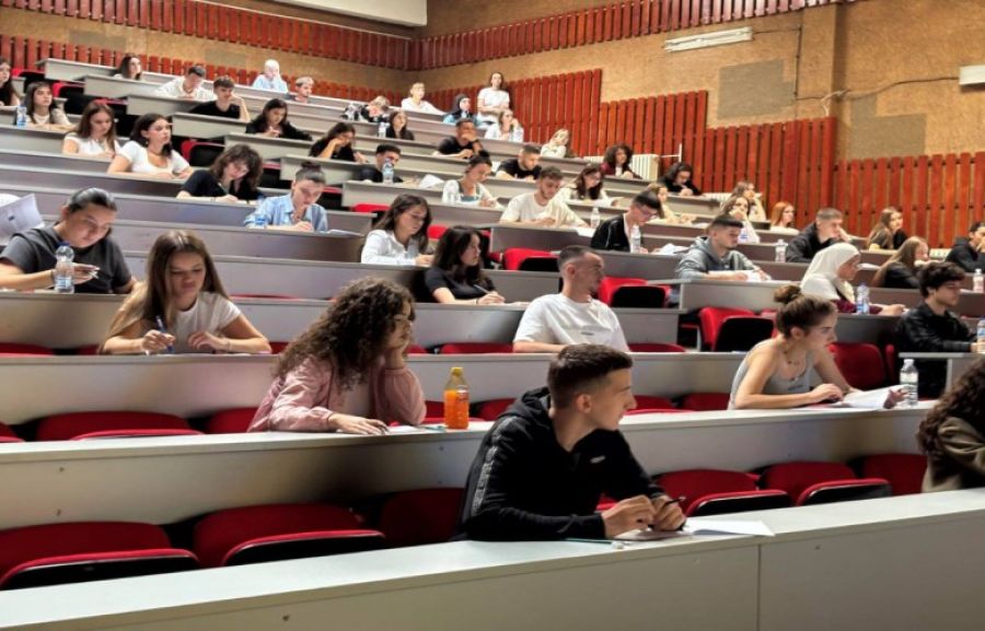 Priştine Üniversitesi’nde Lisans Giriş Sınavları Başladı