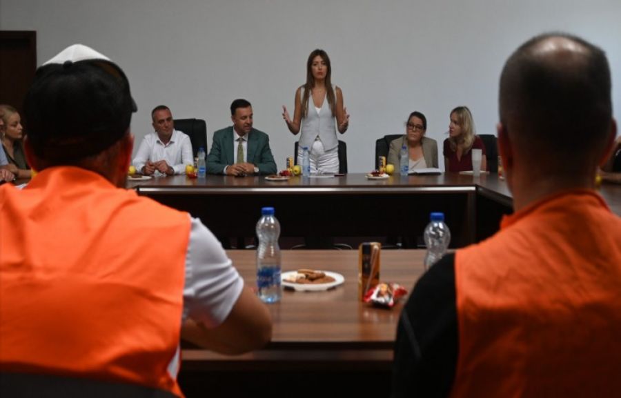 Bakan Haxhiu ve Avrupa Konseyi Temsilcisi Dubrava Cezaevi’ni Ziyaret Etti