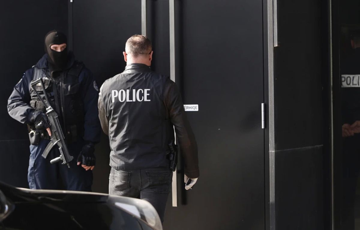 Polisin Savaş Suçları Soruşturması Operasyonunda Beş Gözaltı