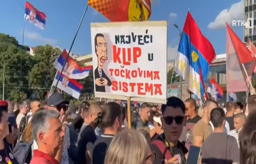 Sırbistan’da Siyasi Kriz Derinleşiyor: AB’nin Müdahalesi Talep Ediliyor  