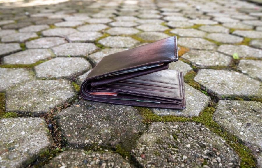 İçinde 1870 Euro Bulunan Cüzdan Polise Teslim Edildi