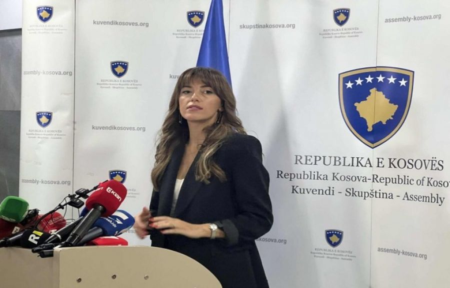 Sırp Listesi Her Şeyi Aşağılıyor, Toplum Sessiz