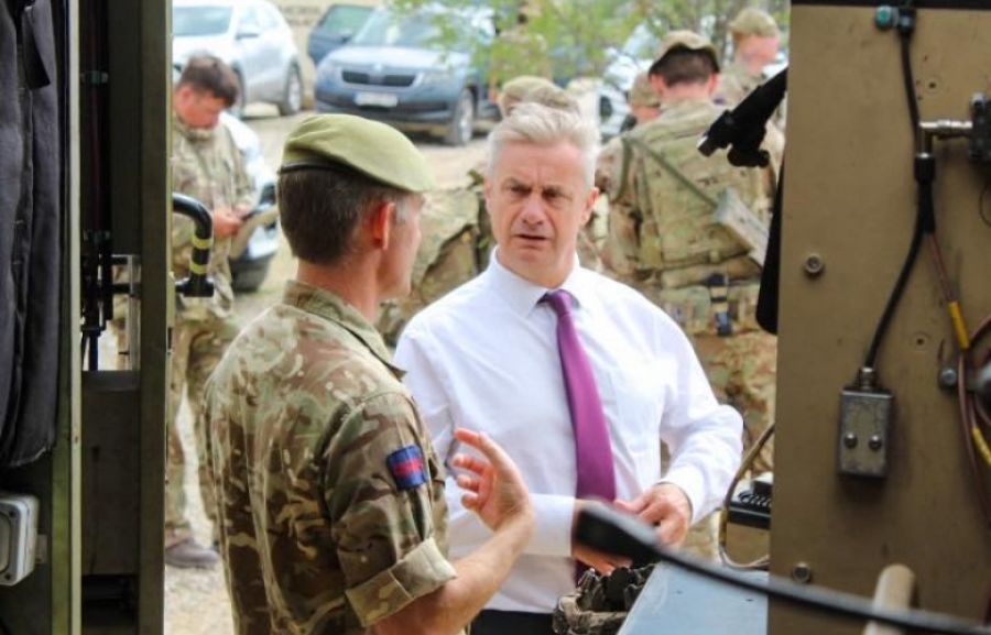Britanya Büyükelçisi Hargreaves’ten Bondsteel Kampına Ziyaret
