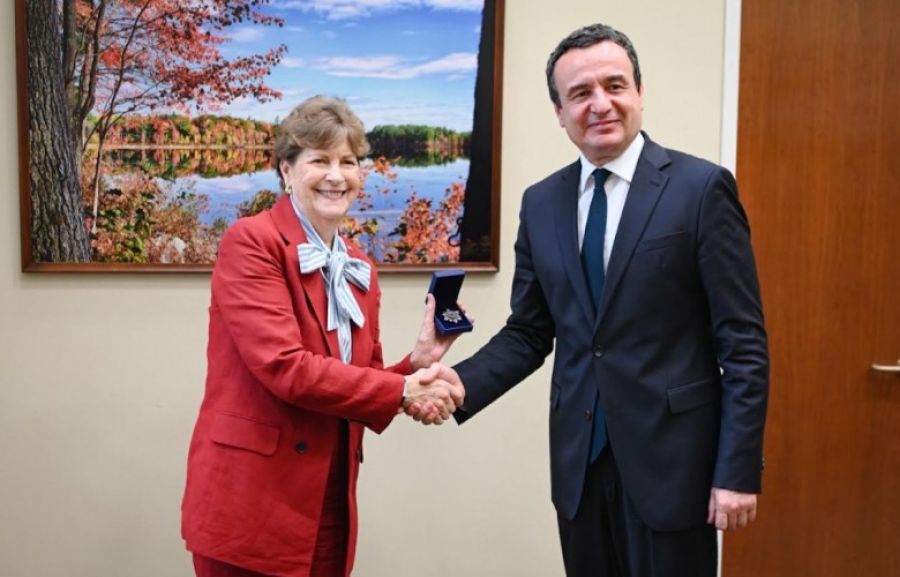 Kurti, Washington’da ABD’li Senatör Jeanne Shaheen ile Görüştü