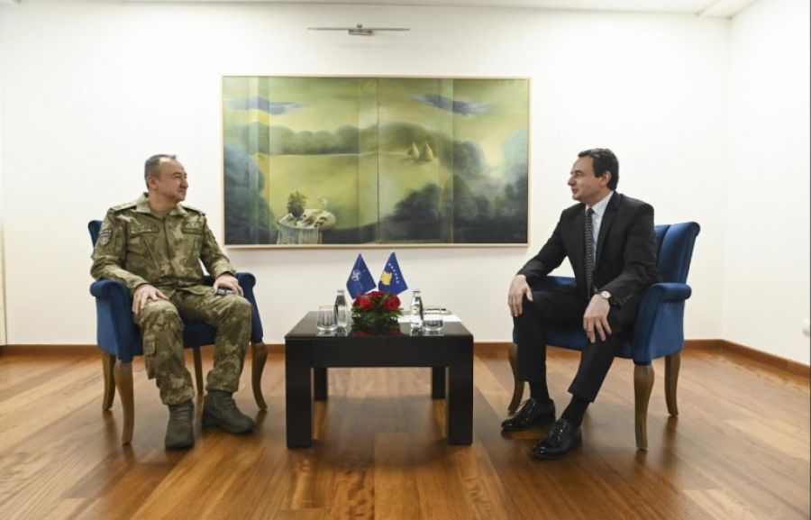 Kurti, KFOR Komutanı Ulutaş’la Kosova’daki Güvenlik Durumunu Görüştü