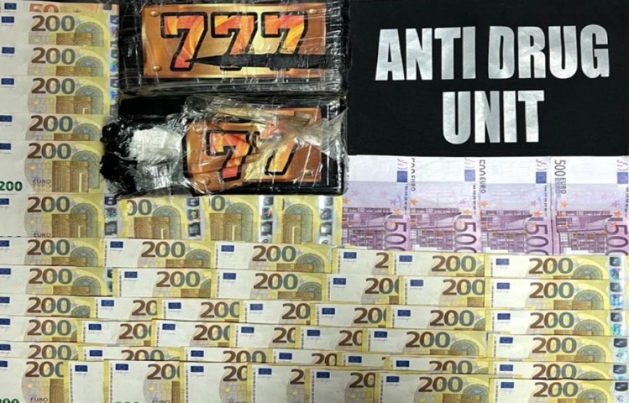 Kosova’da 2 Kilo Kokain Ele Geçirildi, 2 Kişi Tutuklandı ve 13 Bin Euro'ya El Konuldu