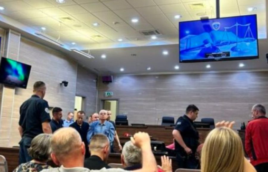 İki Sırp Eski Polise Savaş Suçlamasıyla Dava Ertelendi