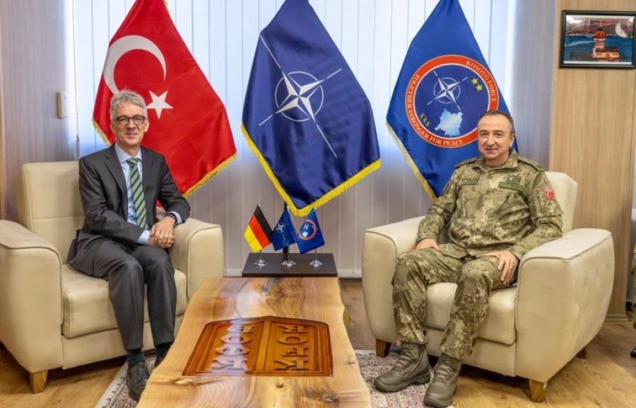 KFOR Komutanı Ulutaş, Almanya’nın Kosova Büyükelçisini Kabul Etti