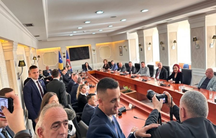 Cumhurbaşkanı ile Siyasi Partilerin Görüşmesi Tamamlandı-Kurti Basına Konuşmadı