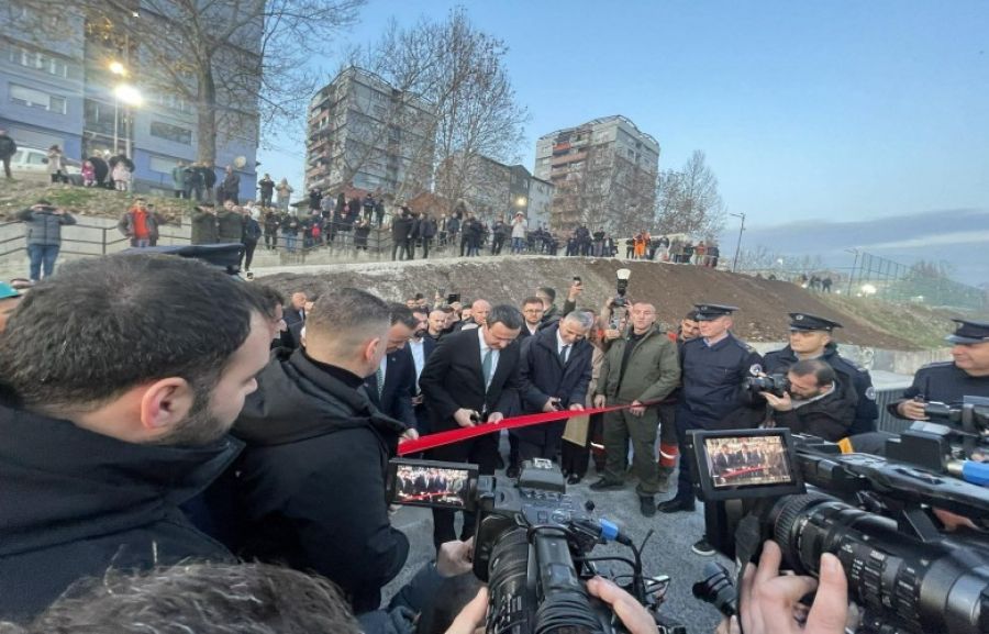 İbre Nehri Üzerindeki Yaya Köprüsü Hizmete Açıldı