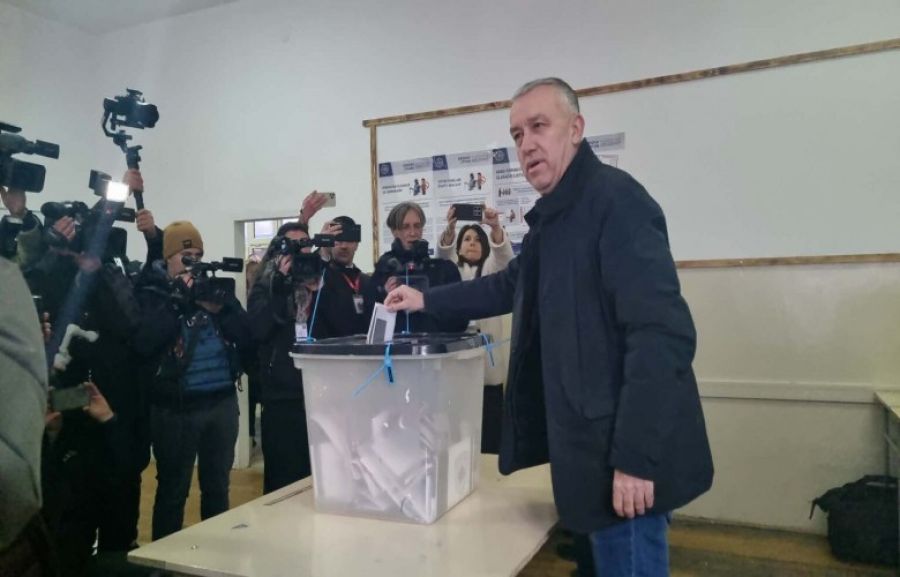 Sırp Listesi Toplu Oy Kullanıyor