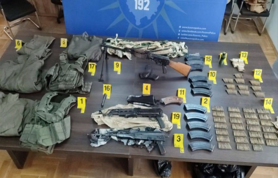 Kuzey Mitroviça’da Yine Silah ve Askeri Teçhizat Ele Geçirildi