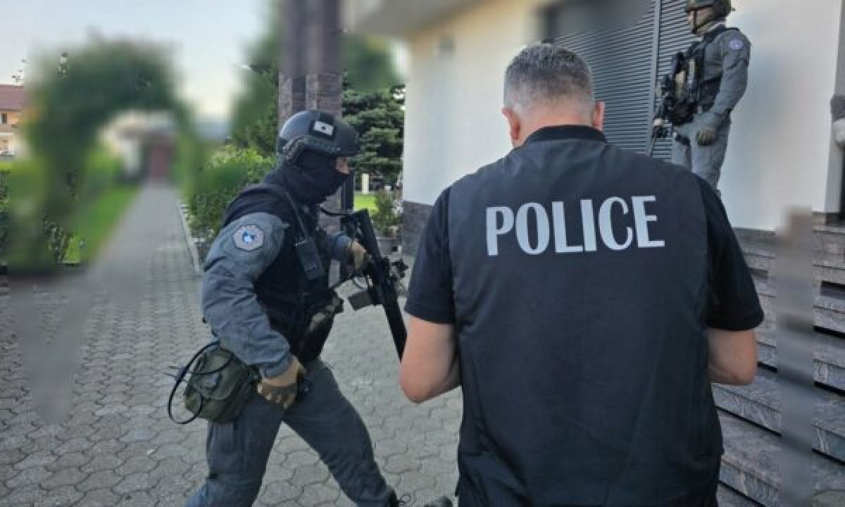 Kosova’da “White Star” Operasyonu: 5 Kişi Gözaltına Alındı