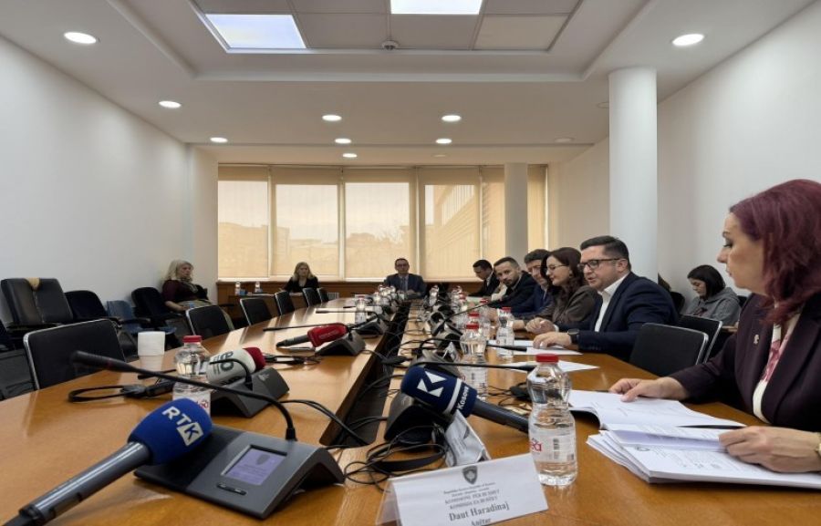                           RTK’da 13. Maaş ve Akaryakıt Fiyatları Talebi Reddedildi