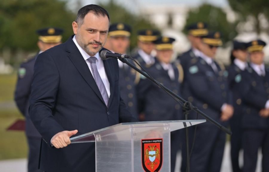Arnavutluk Savunma Bakanı Bugün Priştine’de