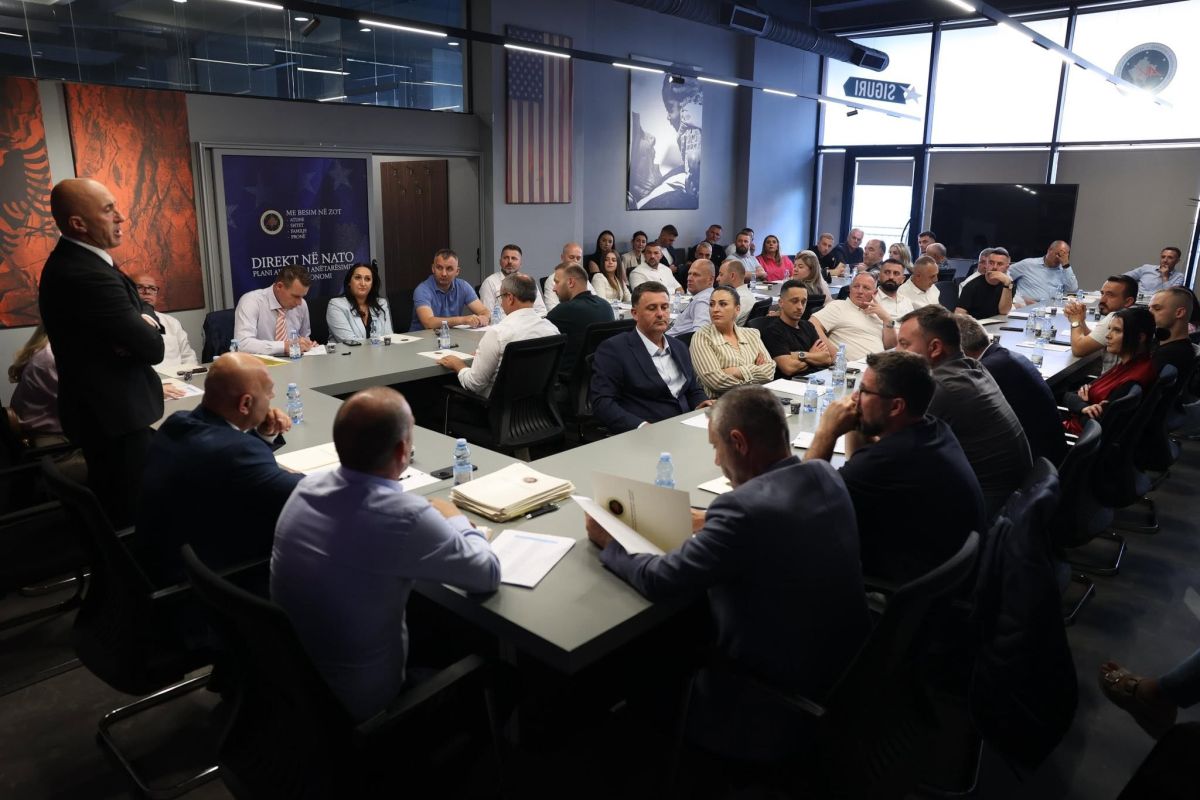 AAK: Kurti-Abdixhiku Projesinin Parçası Değiliz