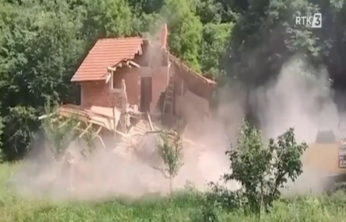 Ujman Barajı Çevresindeki Kaçak Yapılar Yıkıldı