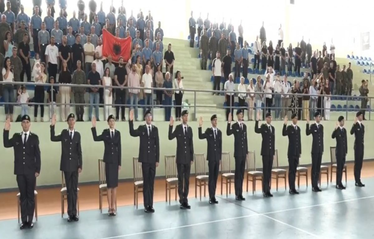 12 Kosova Güvenlik Gücü Öğrencisi Mezun Oldu