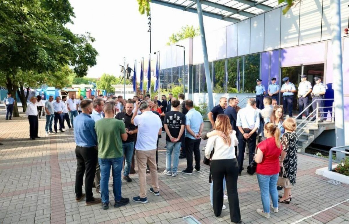 PDK ve İttifak Bugün Yine Hükümet Binası Önünde