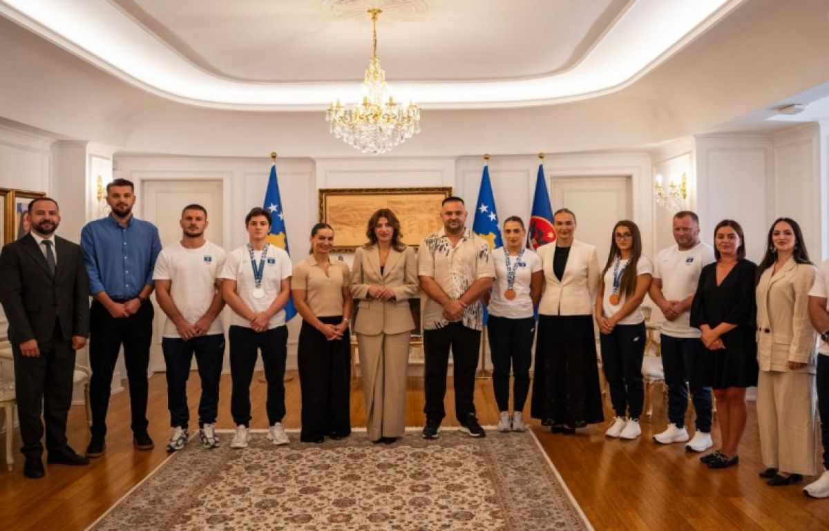 Haxhiu, Akdeniz Oyunları’nda Madalya Kazanan Judo Ekibini Kabul Etti