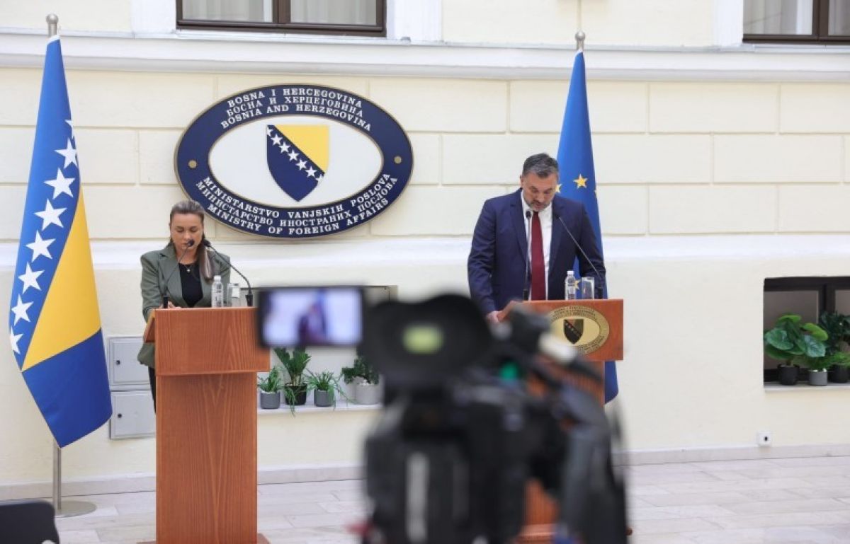 Bosna, Belgrad Büyükelçiliğindeki Personelini Geri Çekiyor