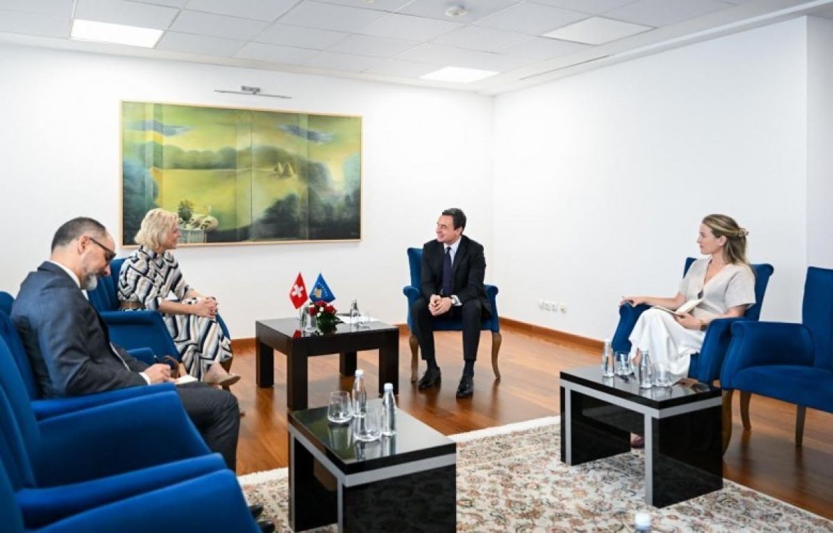 Kurti, İsviçre'nin Yeni Kosova Büyükelçisi Cattin Hennin'i Kabul Etti