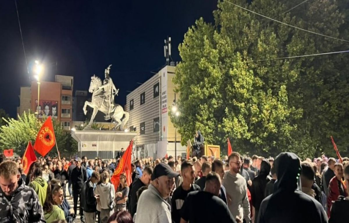Priştine'de UÇK Kararına Protesto: Vatandaşlardan Eylemlere Devam Mesajı