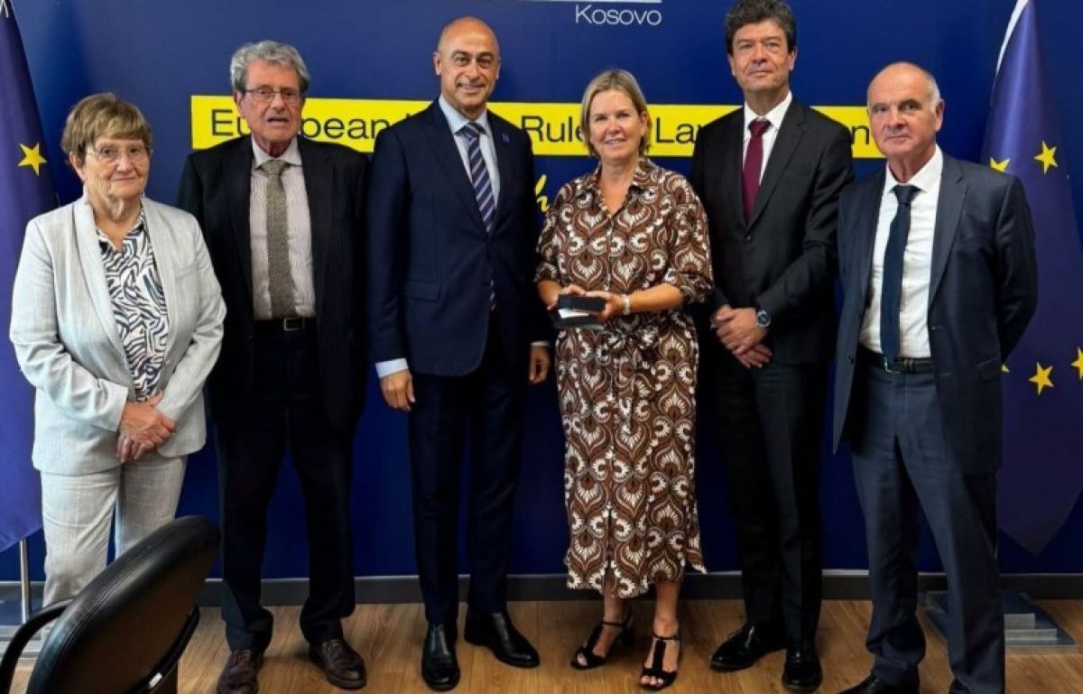 Fransız Senatosu Heyeti Kosova’da Temaslarda Bulundu