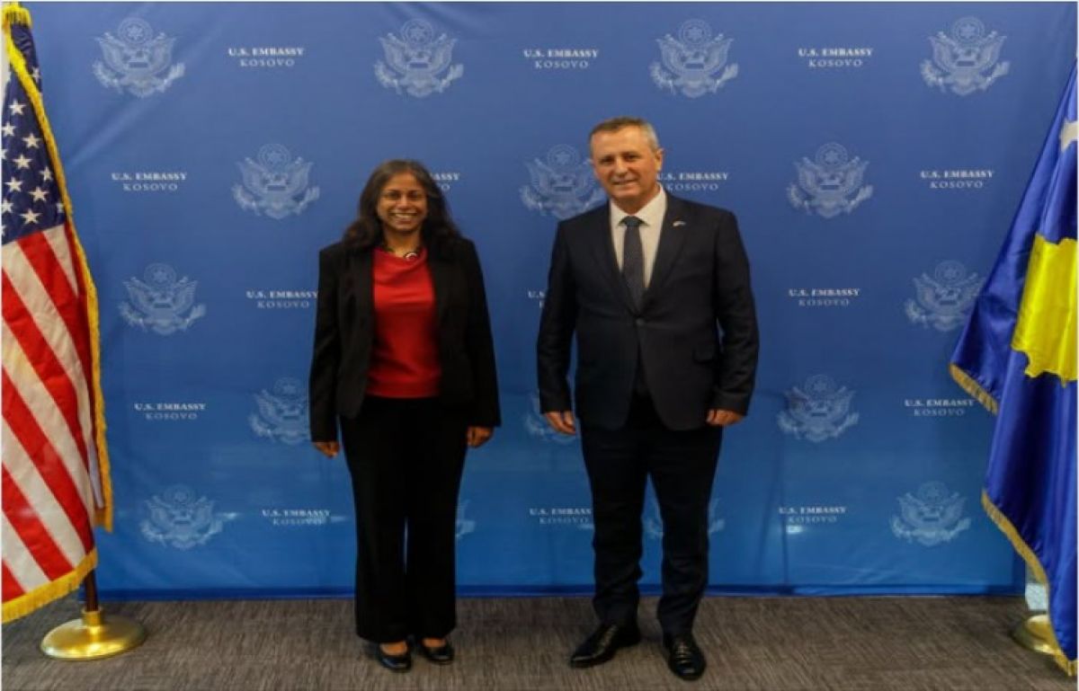 ABD Maslahatgüzarı Prattipati, Başsavcı Isufaj ile Görüştü