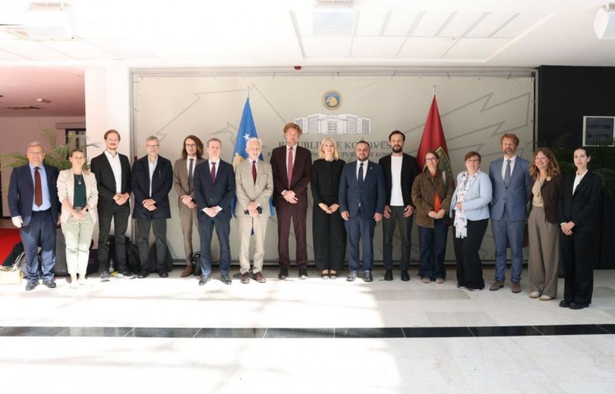 Maqedonci, Avrupalı Diplomat ve Uzmanlarla Görüştü