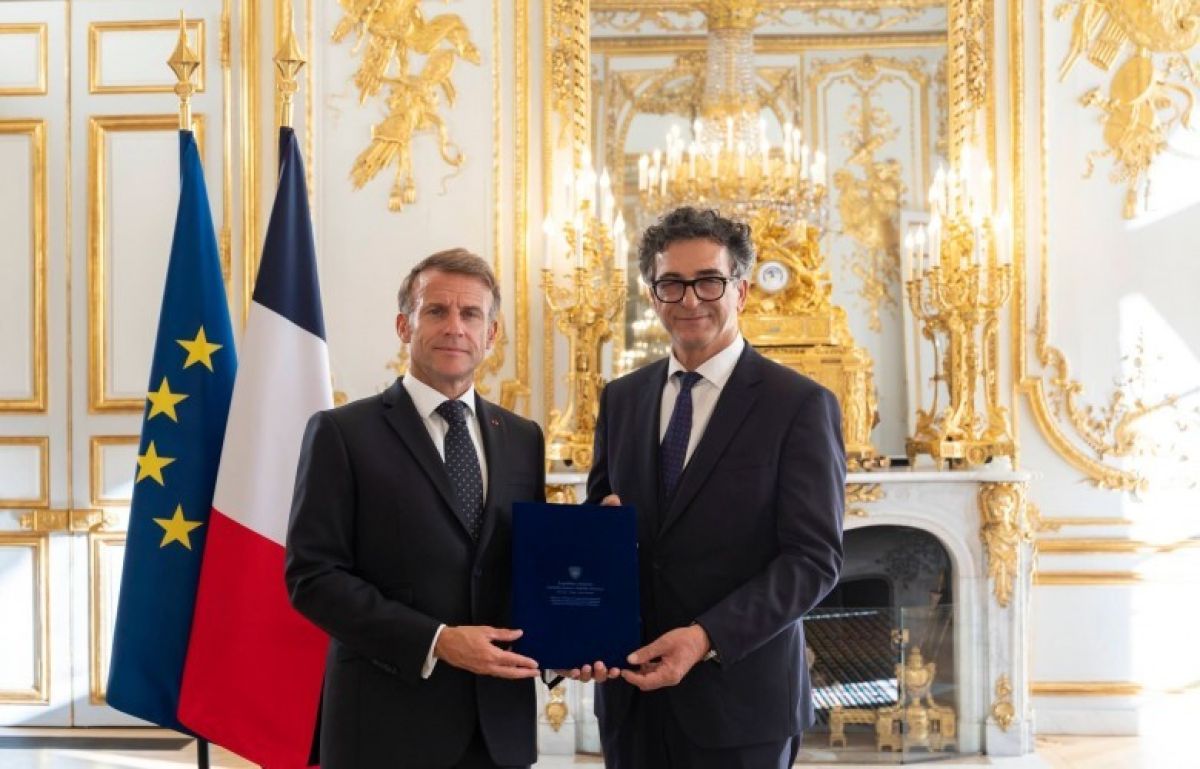 Büyükelçi Hiseni, Macron’a Güven Mektubunu Sundu