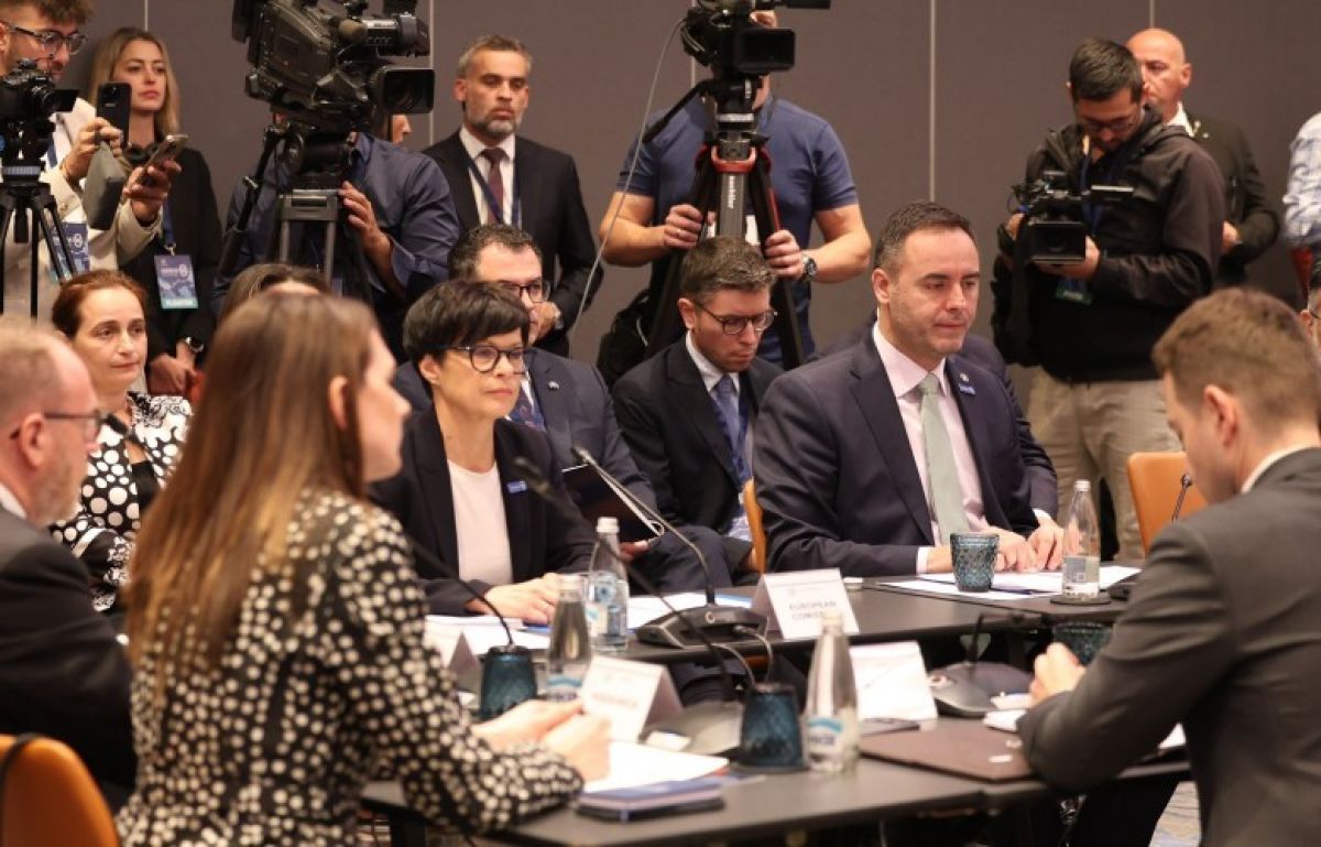 Konjufca: Kosova'nın Bölgesel Ulaşım Ağlarına Tam Entegrasyonu Önemli