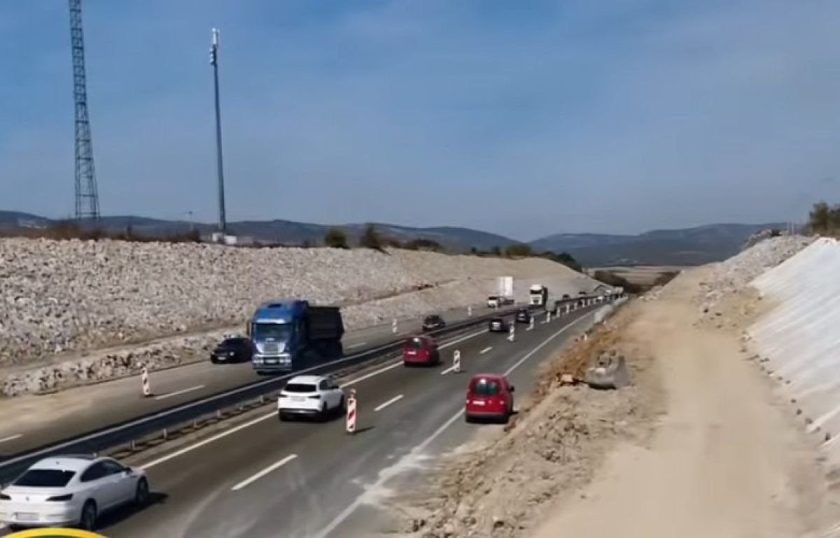 “İbrahim Rugova” Otoyolu’nda Şev İyileştirme Çalışmaları Sürüyor