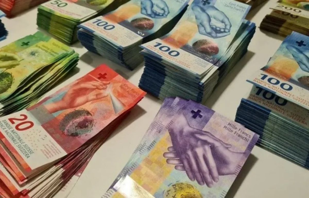 Vërmica Sınır Kapısında 26 bin 900 İsviçre Frangı Ele Geçirildi