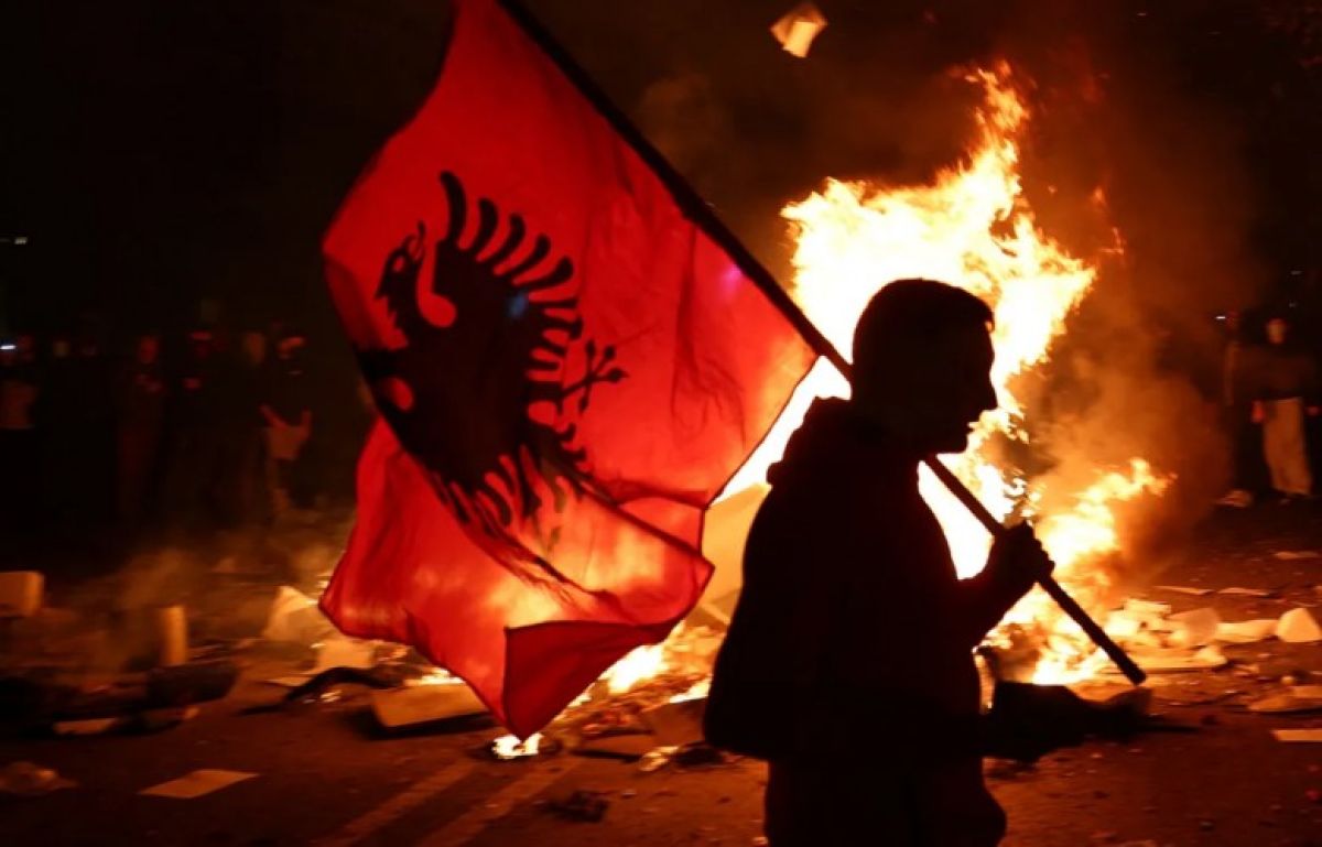 Arnavutluk'ta Gösteride Gerginlik Yaşandı