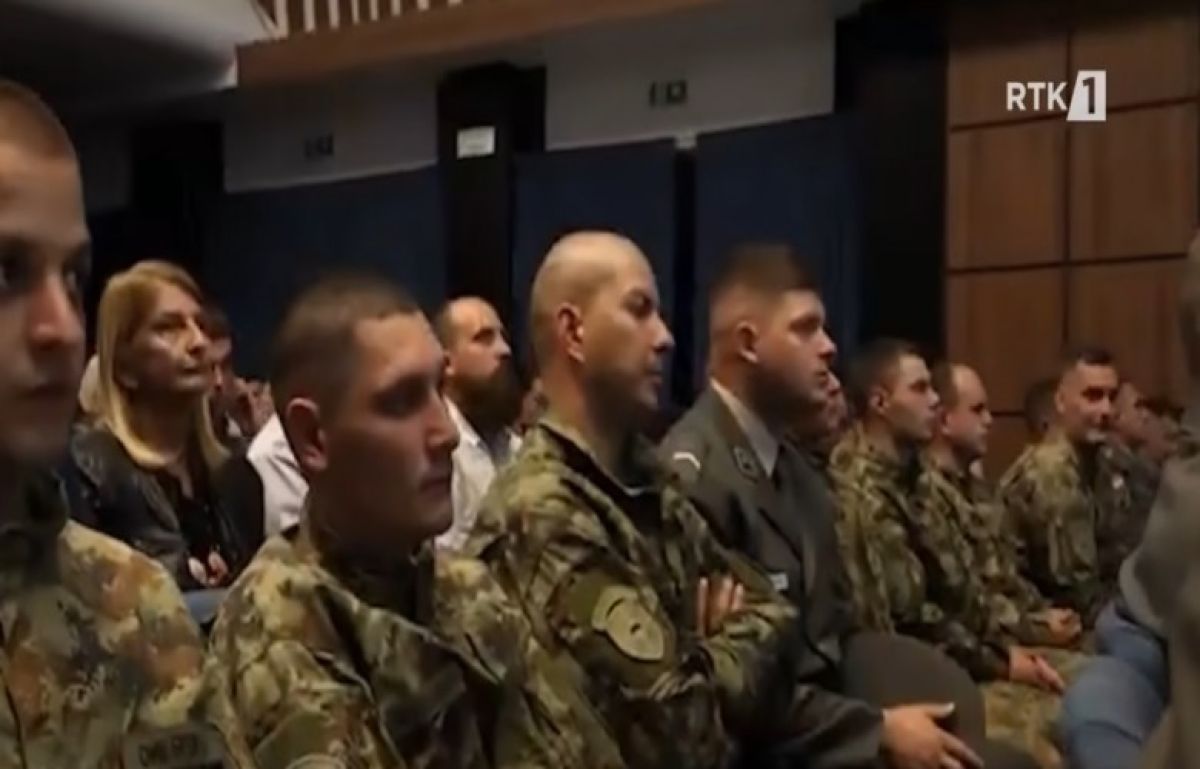 Sırbistan, Kosova’daki Savaş Suçlarını Görmezden Gelerek Priştine Kolordusu’nu Yüceltiyor