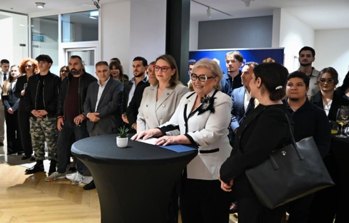 Cumhurbaşkanı Pula, Macaristan’daki Kosovalı Diaspora Temsilcileriyle Bir Araya Geldi