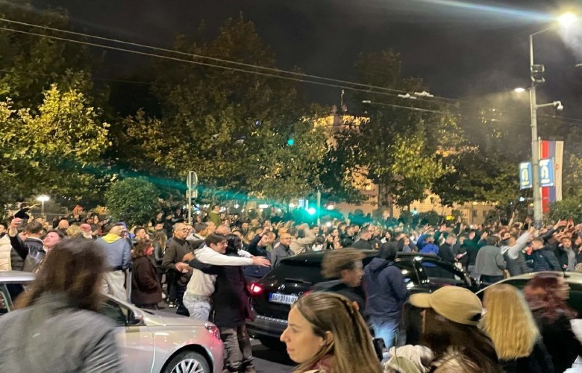 Sırbistan’da Seçimlerin Galibi Öğrenci Listesi, Belgrad Sokaklarında Kutlamalar