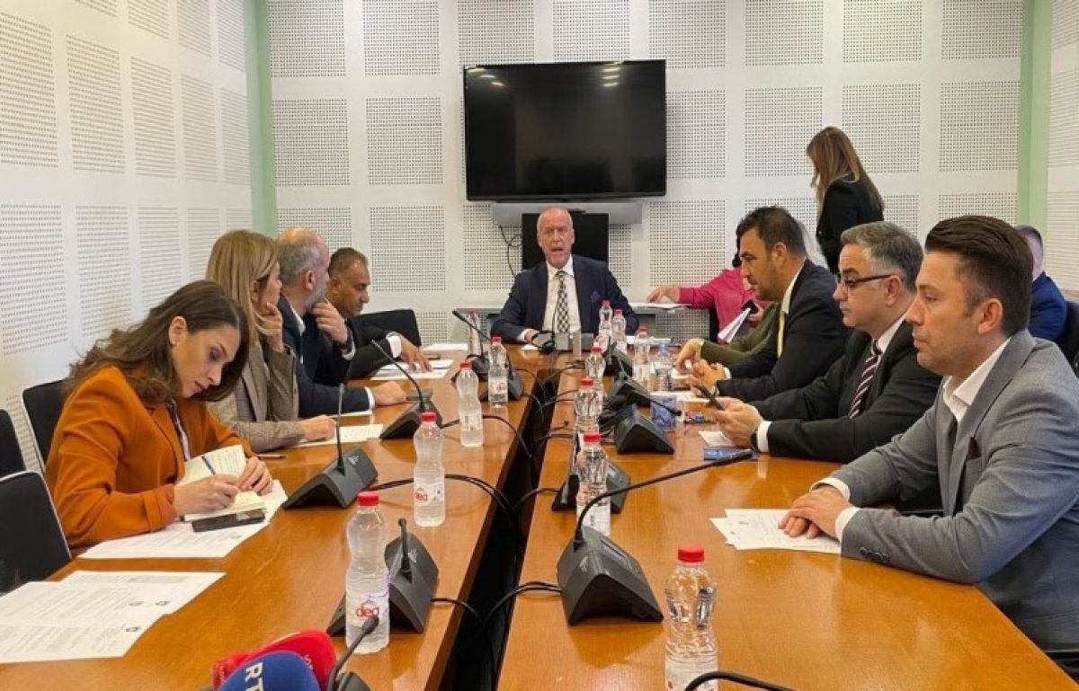 Meclis, Arlinda Zekaj’ın Öldürülmesi Nedeniyle Olağanüstü Toplanıyor