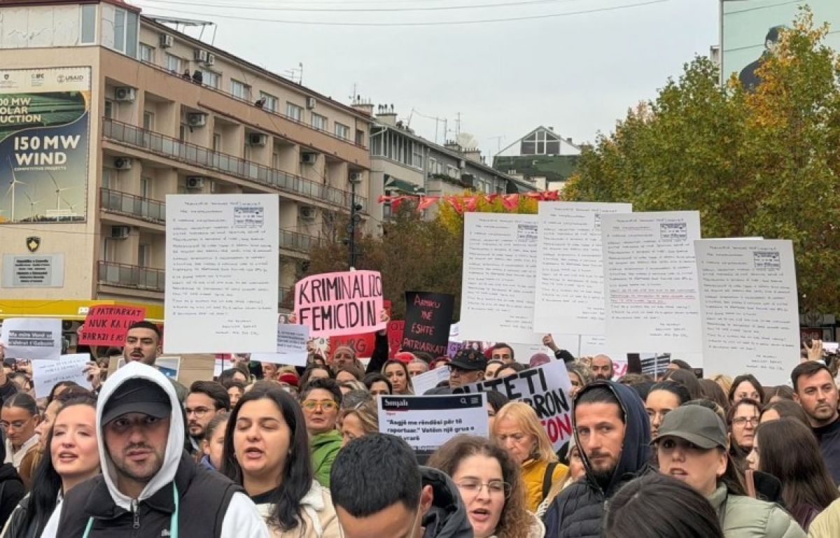 Priştine’de Arlinda Zekaj İçin Protesto: Kadınlar İçin Dünyamız Hala Güvenli Değil