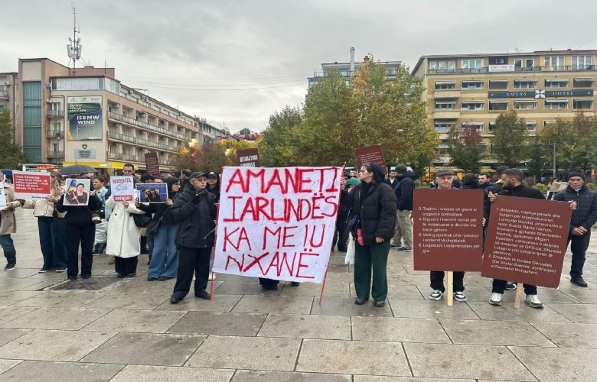Priştine'de Protesto: “Arlinda ve Öldürülen Tüm Kadınlar İçin Adalet”