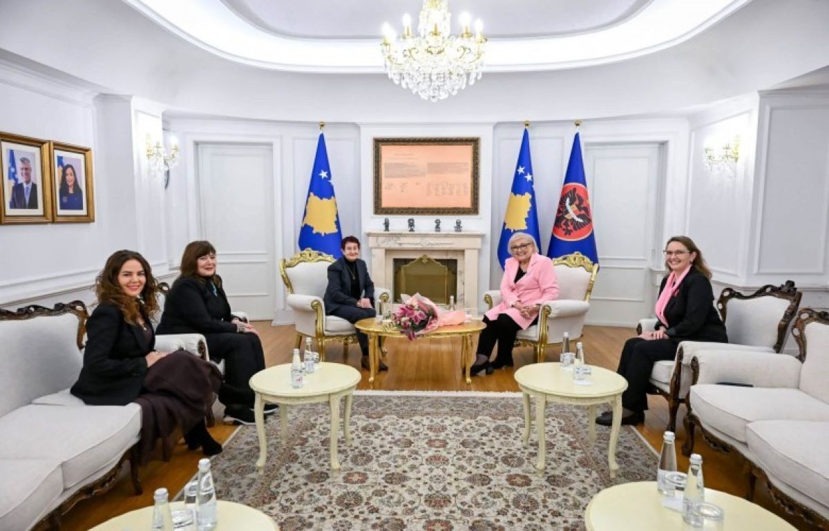Cumhurbaşkanı Shiroka Pula, Kadın Akademisyenleri Kabul Etti