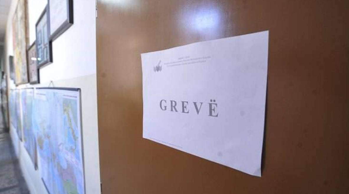 Muhalefet, Bakan Murati’den Grev İçin Bir Çözüm Sunmaını İstedi