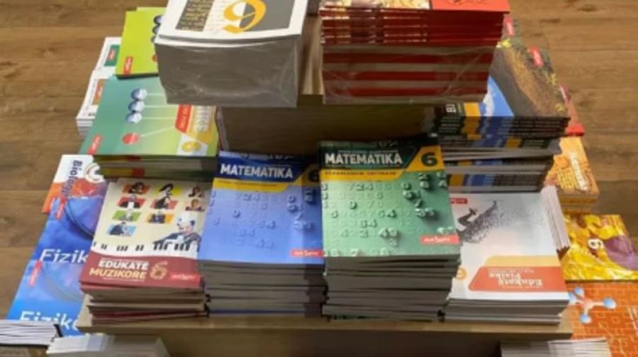 Kosova'da Ders Kitabı Desteği İçin Başvuru Süresi 3 Ekim'de Sona Eriyor