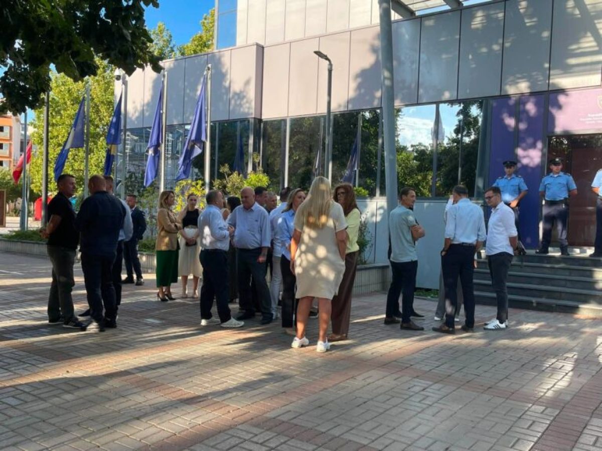 PDK ve İttifak, Hükümet Önündeki Eylemlerini Sürdürüyor