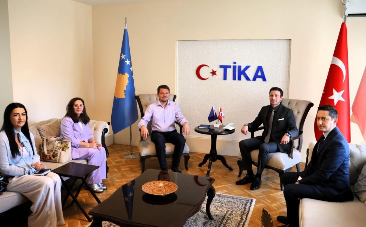 TİKA ile Priştine Belediyesi Arasında Eğitim Alanında İş birliği Görüşmesi