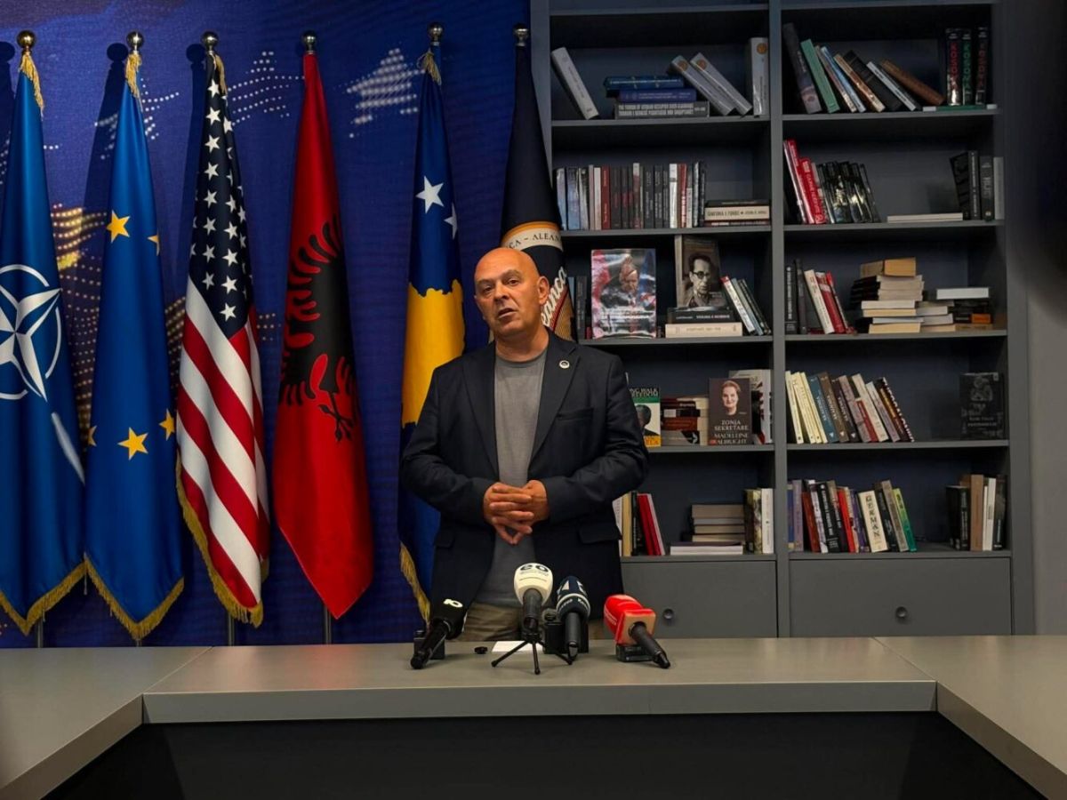 Kosova Anayasal Çizginin Dışına Çıktı