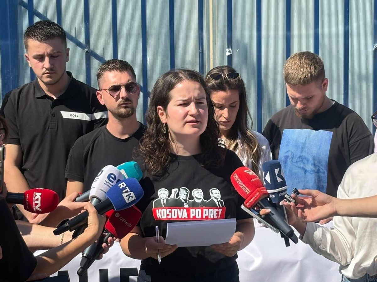 “Liria ka Emër”-den EULEX Önünde UÇK Yöneticileri için Çağrı: “Halk Adına Onları Suçsuz İlan Edin”